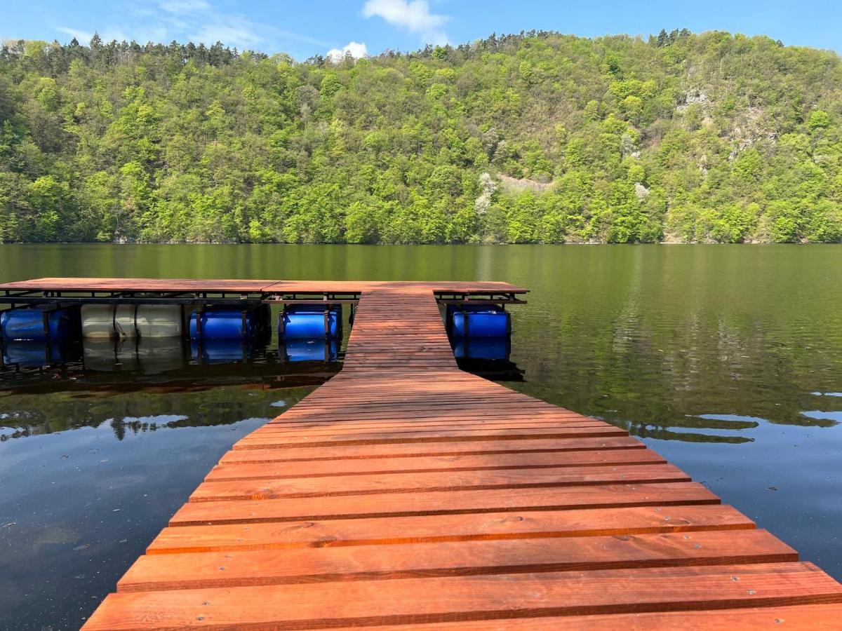 Hotel Hladina Nebrich Bagian luar foto