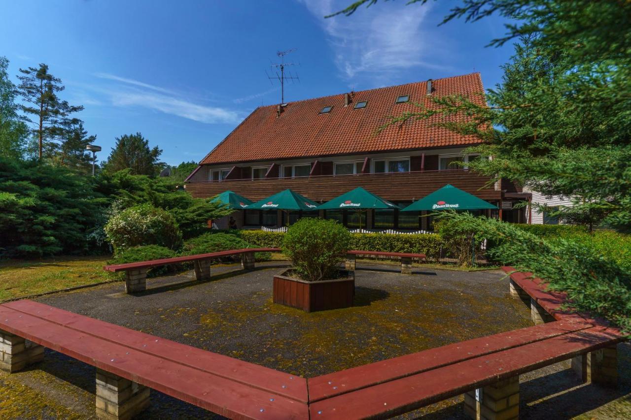 Hotel Hladina Nebrich Bagian luar foto