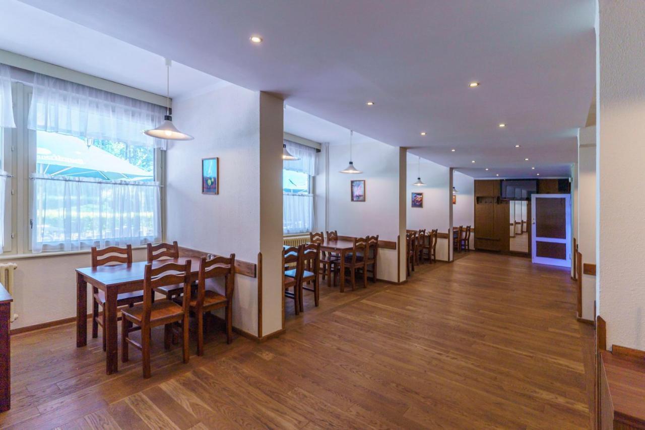 Hotel Hladina Nebrich Bagian luar foto