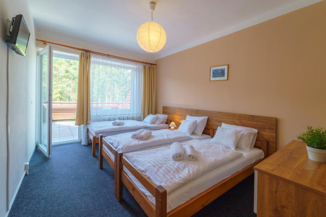 Hotel Hladina Nebrich Bagian luar foto